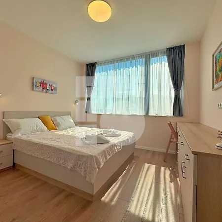 1br Sea Garden Prime With View & Parking 아파트 바르나