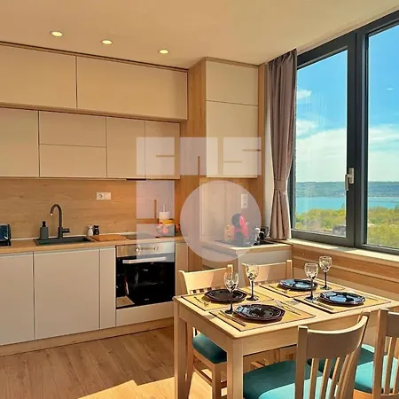 アパート 1br Sea Garden Prime With View & Parking ヴァルナ